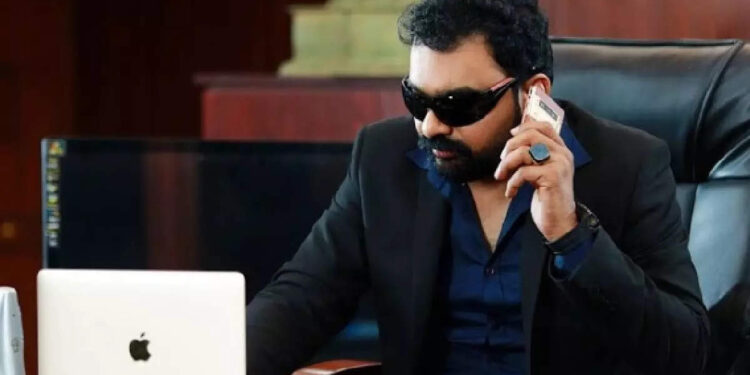 ബാഷാ-സ്റ്റൈലിൽ-സ്വന്തം-വീഡിയോ,-ടിപ്പുവിൻ്റെ-സിംഹാസനം;-കോടികളുടെ-തട്ടിപ്പിൽ-മോൻസൻ-മാവുങ്കൽ-അറസ്റ്റിൽ