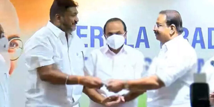 മുൻ-ബിജെപി-നേതാവ്-ഋഷി-പൽപ്പു-കോൺഗ്രസിൽ-ചേർന്നു;-വന്നത്-ബഹുജന-അടിത്തറയുള്ള-നേതാവെന്ന്-സുധാകരൻ