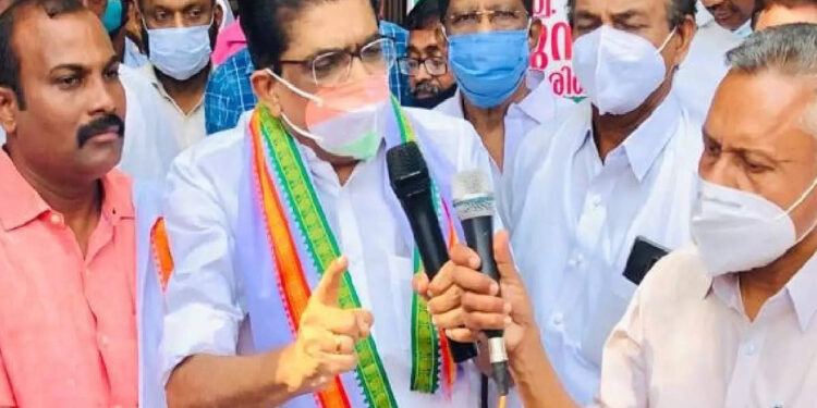 സതീശൻ്റെ-ക്ഷമപറച്ചിലും-വിജയിച്ചില്ല;-സുധീരൻ-എഐസിസി-അംഗത്വം-രാജിവച്ചു