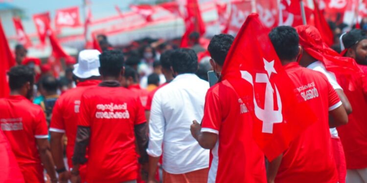 എറണാകുളത്ത്-സിപിഎമ്മിൽ-നേതാക്കൾക്കെതിരെ-കടുത്ത-നടപടി;-മോഹനനും-മണിശങ്കറിനും-സസ്പെൻഷൻ