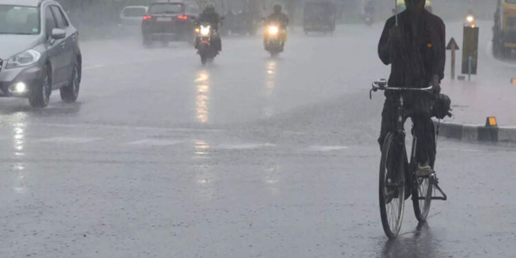 ചക്രവാത-ചുഴലി;-വടക്കൻ-കേരളത്തിൽ-കനത്ത-മഴയ്ക്കും-ഇടിമിന്നലിനും-സാധ്യത