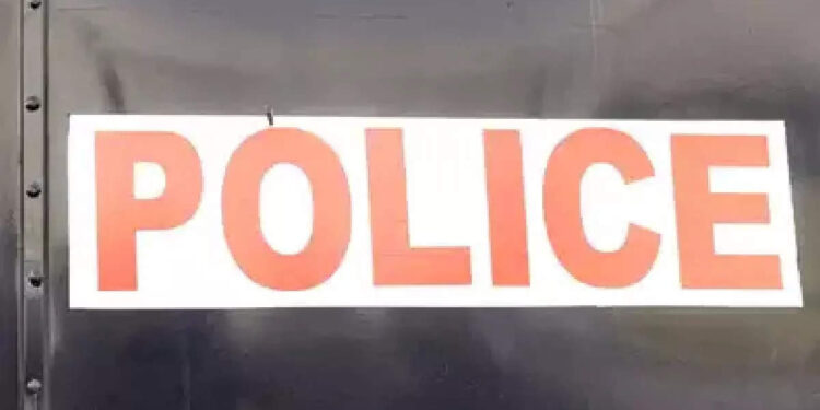 ട്രെയിൻ-തട്ടി-മരിച്ച-യുവാവിൻ്റെ-ഫോൺ-മോഷ്ടിച്ചു;-എസ്ഐക്ക്-സസ്‌പെന്‍ഷന്‍