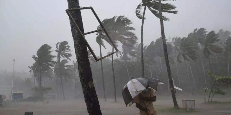 അതിശക്തമായ-മഴ-തുടരും;-ആറ്-ജില്ലകളിൽ-ഓറഞ്ച്-അലേർട്ട്
