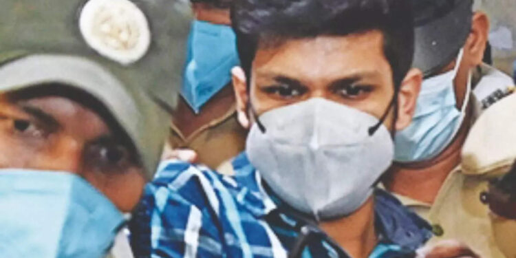 പാമ്പിനെക്കൊണ്ട്-കൊല-രാജ്യത്ത്-ഇതുവരെ-മൂന്നെണ്ണം;-2-കേസിലും-പ്രതികളെ-വെറുതെ-വിട്ടു;-സൂരജിനെ-കുടുക്കിയത്-കേരള-പോലീസ്-മിടുക്ക്