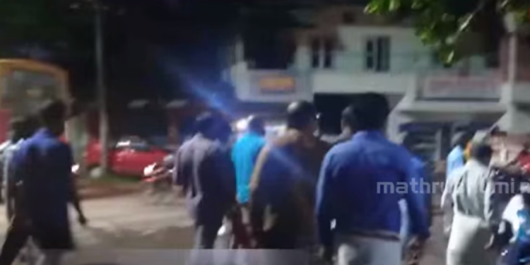 കൊല്ലത്ത്-സംഘര്‍ഷം:-എസ്എഫ്ഐ-പ്രവര്‍ത്തകന്-വെട്ടേറ്റു,-ബിജെ.പി-പ്രവര്‍ത്തകര്‍ക്കും-പരിക്ക്