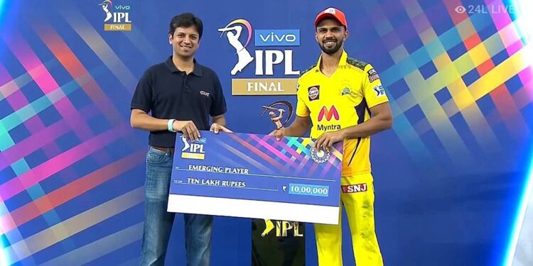 ipl-2021-awards:-ഓറഞ്ച്-ക്യാപ്പ്,-പർപ്പിൾ-ക്യാപ്പ്,-ഫെയർ-പ്ലേ;-ഐപിഎൽ-പുരസ്‌കാരങ്ങൾ-നേടിയവർ-ഇവർ