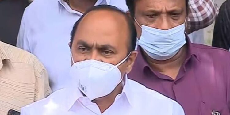 പ്രതിപക്ഷ-നേതാവ്-കൂട്ടിക്കലില്‍:-രക്ഷാപ്രവര്‍ത്തനം-വൈകിയതില്‍-വിശദീകരണം-വേണമെന്ന്-ആവശ്യം