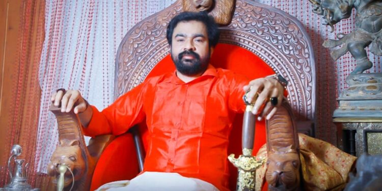 തിരുമ്മല്‍കേന്ദ്രത്തിലെ-ദൃശ്യങ്ങള്‍-മോന്‍സൺ-ഒളിക്യാമറയില്‍-പകർത്തിയെന്ന്-പീഡനത്തിനിരയായ-പെണ്‍കുട്ടി