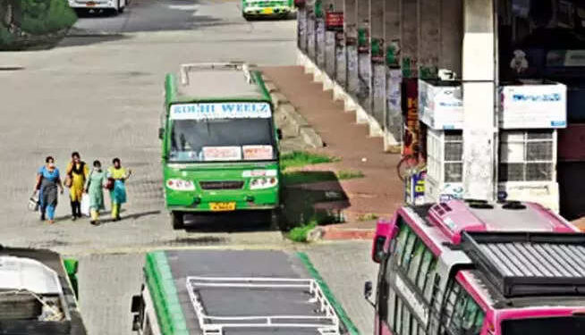 ഡീസലിന്-വില-103,-മിനിമം-നിരക്ക്-12-രൂപയെങ്കിലും-വേണം;-അനിശ്ചിതകാല-സമരത്തിന്-ബസുടമകൾ