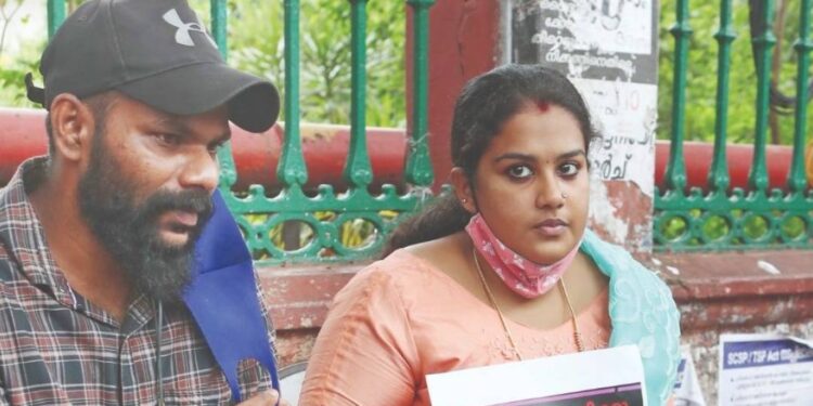 തട്ടിക്കൊണ്ടുപോയതല്ല;-കുഞ്ഞിന്റെ-താത്കാലിക-സംരക്ഷണം-മാതാപിതാക്കളെ-ഏല്‍പ്പിച്ചതാണ്-അനുപമ-കോടതിയില്‍