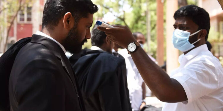 ഓൺലൈൻ-ആയി-എങ്ങനെ-കേസ്-വാദിക്കും?-മലയാളി-അഭിഭാഷകര്‍-പറയുന്നു