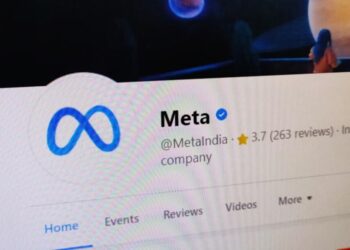 ആപ്പിള്‍-വാച്ചിന്-ശക്തനായ-എതിരാളിയോ?;-ക്യാമറയുള്ള-സ്മാര്‍ട്‌വാച്ച്-പദ്ധതിയുമായി-മെറ്റാ