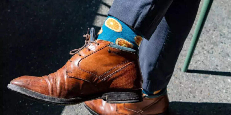 സോക്സ്‌-കഴുകിയിട്ടില്ല!-അവധി-വേണമെന്ന്-ജീവക്കാരൻ,-ബോസ്സിന്റെ-മാസ്സ്-മറുപടി