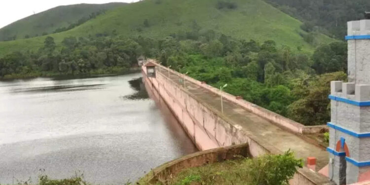 മുല്ലപ്പെരിയാർ-ഡാമിലെ-മൂന്ന്-ഷട്ടറുകൾ-കൂടി-ഉയർത്തി;-ജാഗ്രത-നിർദേശം