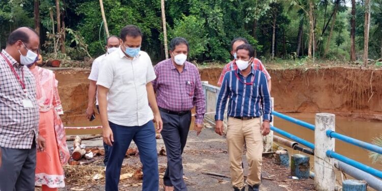 ശബരിമല-റോഡുകൾക്കുണ്ടായ-നാശനഷ്ടം-വിലയിരുത്താൻ-പ്രത്യേക-സംഘം;-ഞായറാഴ്ച-ഉന്നതതല-യോഗം