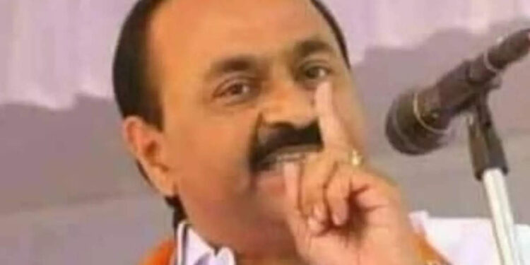 കോഴിക്കോട്-കെഎസ്ആർടിസി-ടെർമിനൽ:-നടന്നത്-പകല്‍ക്കൊള്ള,-പ്രതിപക്ഷത്തിന്‍റെ-വായ്-മൂടിക്കെട്ടാമെന്നു-കരുതേണ്ട:-വിഡി-സതീശന്‍