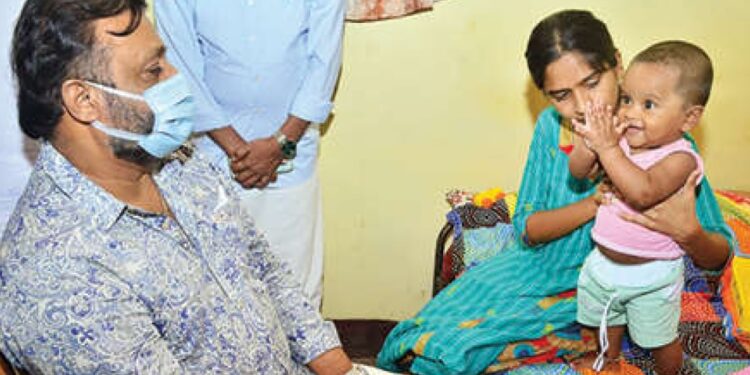 ആര്എസ്എസ്-പ്രവര്ത്തകന്റെ-കൊലപാതകം:-പോലീസ്-ഉത്തരംപറയണം,-അല്ലെങ്കില്-വേറെ-വഴിനോക്കാം-സുരേഷ്-ഗോപി