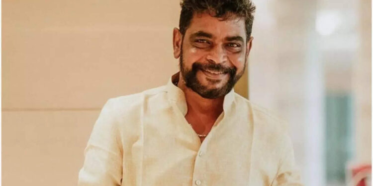 ആൻ്റണി-പെരുമ്പാവൂർ-അടക്കം-മൂന്ന്-നിർമാതാക്കളുടെ-ഓഫീസുകളിൽ-ഇൻകം-ടാക്സ്-പരിശോധന