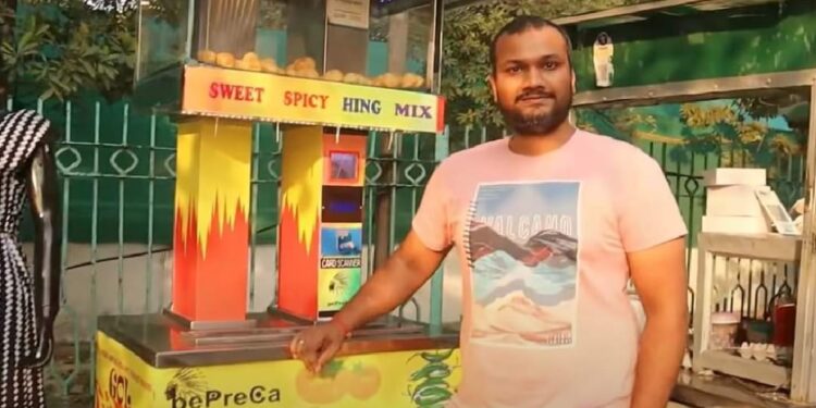 പാനീപൂരി-വെന്‍ഡിങ്-മെഷീന്‍-കണ്ടുപിടിച്ച്-ഡല്‍ഹി-സ്വദേശി;-അമ്പരന്ന്-സോഷ്യല്‍-മീഡിയ