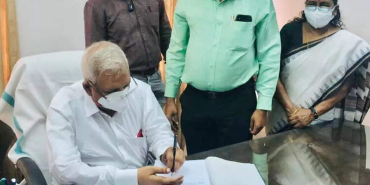 ഒതുക്കിയതല്ല,-പദവി-ഏറ്റെടുക്കുന്നത്-അഭിമാനത്തോടെ:-പി-ജയരാജൻ