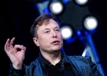 ആദ്യം-ലൈസന്‍സ്-നേടൂ,-അതുകഴിഞ്ഞു-മതി-സേവനം:-മസ്‌കിന്റെ-സ്റ്റാര്‍ലിങ്കിന്-വിലക്കുമായി-ടെലികോം-വകുപ്പ്