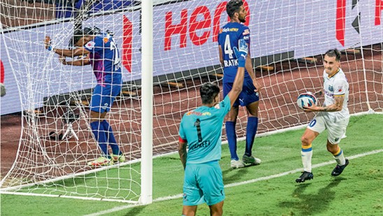 ജയം-അകലെ-;-ബ്ലാസ്റ്റേഴ്സ്-1-ബംഗളൂരു-1