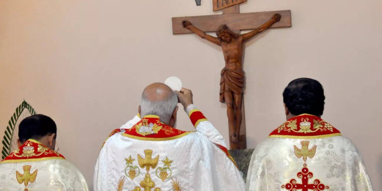 കുർബാന-ഏകീകരണത്തിൽ-ക്രിസ്ത്യൻ-വിഭാ​ഗങ്ങൾ-തമ്മിലുള്ള-തർക്കം-എന്താണ്?