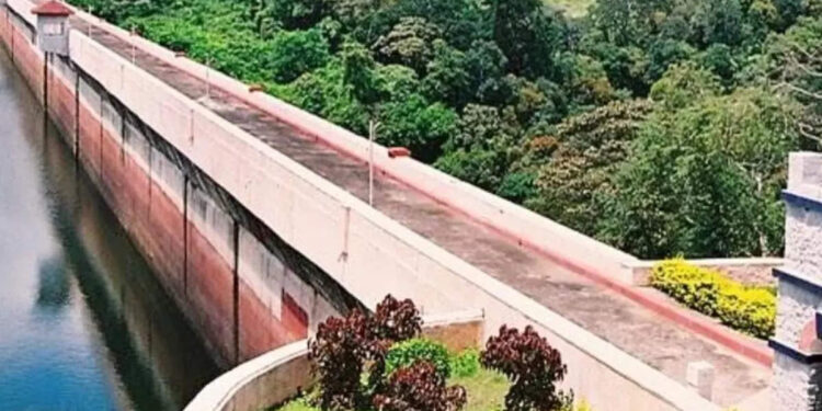 മുല്ലപ്പെരിയാറിന്റെ-ആറ്-ഷട്ടറുകൾ-ഉയർത്തി;-കേരളത്തിന്റെ-ആവശ്യം-പരിഗണിക്കാതെ-തമിഴ്നാട്