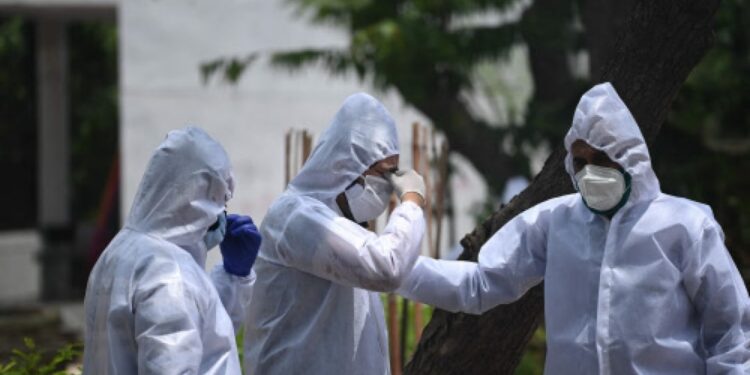 കേരളത്തില്-കോവിഡ്-മരണം-കൂടുന്നു;-നാല്-ജില്ലകളിലെ-സ്ഥിതിയില്-ആശങ്കയെന്ന്-കേന്ദ്രം