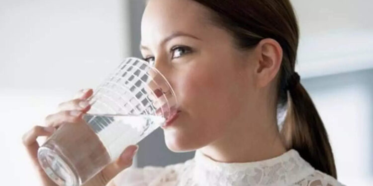 drinking-water-:-ദിവസവും-എട്ട്-ഗ്ലാസ്-വെള്ളം-കുടിക്കണോ?