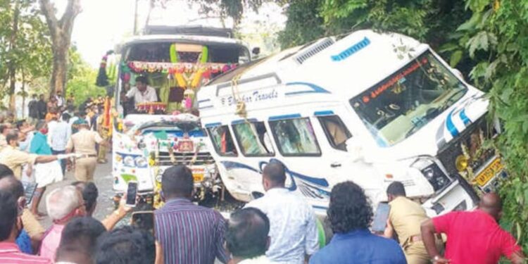 അപകടത്തെത്തുടർന്നുണ്ടായ-തർക്കത്തിനിടെ-വീണ്ടും-അപകടം;-രണ്ട്‌-തീർഥാടകർ-മരിച്ചു