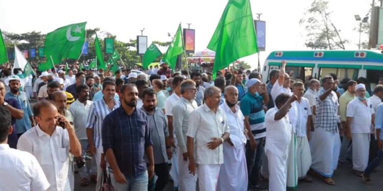 കൊവിഡ്-പ്രോട്ടോക്കോള്‍-ലംഘിച്ചു;-ലീഗിന്‍റെ-വഖഫ്-സംരക്ഷണ-റാലിയിൽ-പങ്കെടുത്തവർക്കെതിരെ-കേസ്