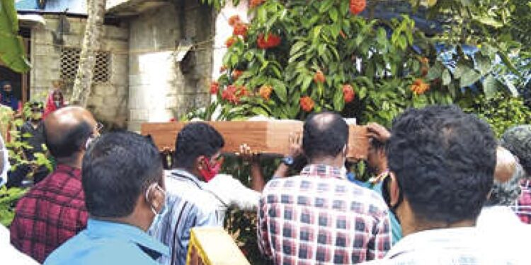 സഹോദരനൊപ്പം-കളിക്കുന്നതിനിടെ-ഷോക്കേറ്റു,-നാടിനെ-മുഴുവന്‍-കണ്ണീരിലാഴ്ത്തി-സാരംഗ്-മടങ്ങി