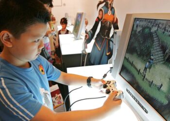 നിങ്ങളുടെ-കുട്ടികള്‍-ഗെയിം-കളിക്കുന്നവരാണോ?-രക്ഷിതാക്കള്‍ക്കായി-സര്‍ക്കാരിന്റെ-മാര്‍ഗനിര്‍ദേശങ്ങള്‍