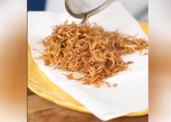 ബിരിയാണിക്കും-പുലാവിനും-സവാള-ഇങ്ങനെ-വേണം-വറുക്കാന്‍;-വീഡിയോ-പങ്കിട്ട്-ഷെഫ്-കുനാല്‍-കപൂര്‍