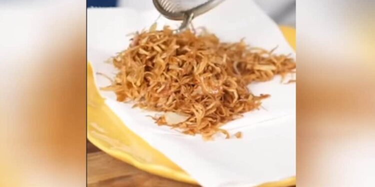 ബിരിയാണിക്കും-പുലാവിനും-സവാള-ഇങ്ങനെ-വേണം-വറുക്കാന്‍;-വീഡിയോ-പങ്കിട്ട്-ഷെഫ്-കുനാല്‍-കപൂര്‍