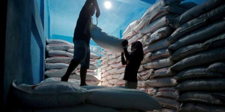 അടിപിടിയും-ഗുണ്ടാപ്രവര്‍ത്തനവുമല്ല-ചുമട്ടുതൊഴില്‍-ഹൈക്കോടതി