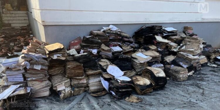 വടകര-താലൂക്ക്-ഓഫീസ്-തീപ്പിടിത്തം-ജനങ്ങൾ-ആശങ്കപ്പെടേണ്ടതില്ലെന്ന്-റവന്യൂ-മന്ത്രി