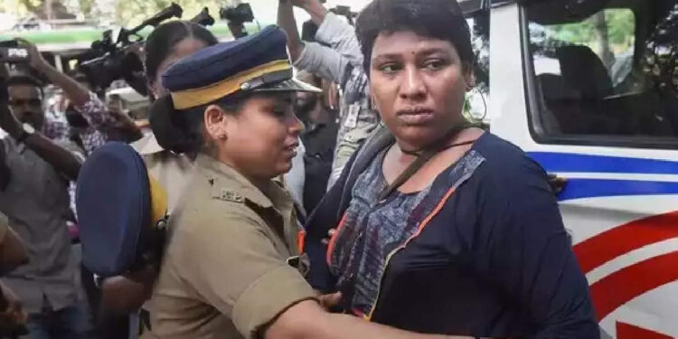 ‘ഉണ്ടായത്-സംഘപരിവാർ-നിർദേശത്തോടെയുള്ള-വധശ്രമം’;-ഞാൻ-മരിച്ചെന്ന്-അവർ-കരുതിയിട്ടുണ്ടാവുമെന്ന്-ബിന്ദു-അമ്മിണി