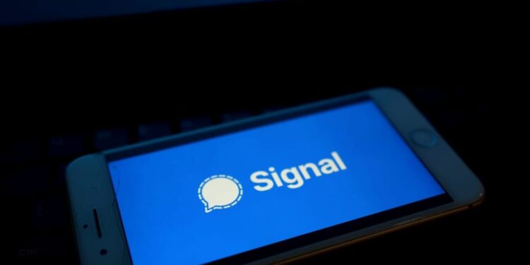 വാട്‌സാപ്പിന്-വെല്ലുവിളി;-സിഗ്നല്‍-ഗ്രൂപ്പ്-വീഡിയോ-കോളില്‍-ഇനി-40-പേര്‍ക്ക്-പങ്കെടുക്കാം