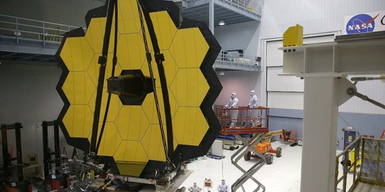 ഹബ്ബിളിന്റെ-പിന്‍ഗാമി-‘ജെയിംസ്-വെബ്ബ്-ദൂരദര്‍ശിനി’-ക്രിസ്തുമസ്-രാത്രിയിൽ-വിക്ഷേപിക്കും