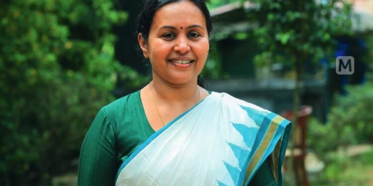 ക്ഷാമമില്ല,-11-ലക്ഷം-ഡോസ്-വാക്‌സിന്‍-സ്‌റ്റോക്കുണ്ട്;-എത്രയും-വേഗം-വാക്സിന്‍-എടുക്കുക-വീണാ-ജോര്‍ജ്