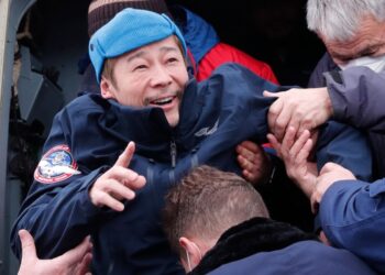 ജാപ്പനീസ്-ബഹിരാകാശ-വിനോദസഞ്ചാരികള്‍-സുരക്ഷിതമായി-തിരിച്ചെത്തി