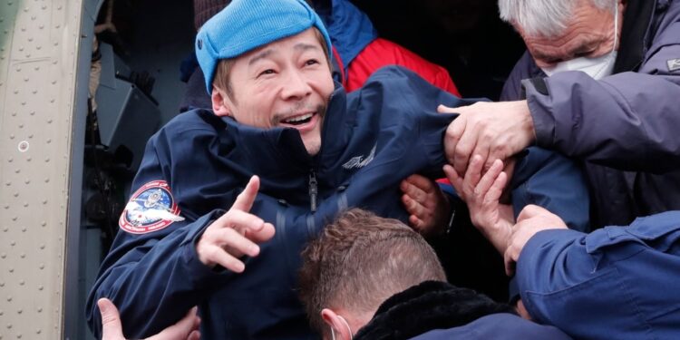 ജാപ്പനീസ്-ബഹിരാകാശ-വിനോദസഞ്ചാരികള്‍-സുരക്ഷിതമായി-തിരിച്ചെത്തി