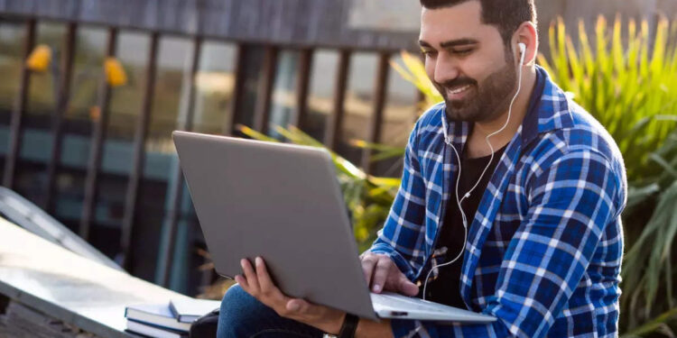 5-വർഷം-‘വെറുതെ-ഇരുന്ന്’-ജോലി-ചെയ്ത്-യുവാവ്,-ഒപ്പം-പ്രമോഷനും-ശമ്പള-വർദ്ധനവും