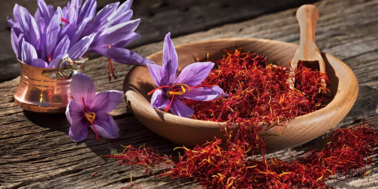 diy-saffron-face-packs-:-നിങ്ങളുടെ-സൗന്ദര്യത്തിന്-കുങ്കുമപ്പൂ-എങ്ങനെ-സഹായകരമാകും?