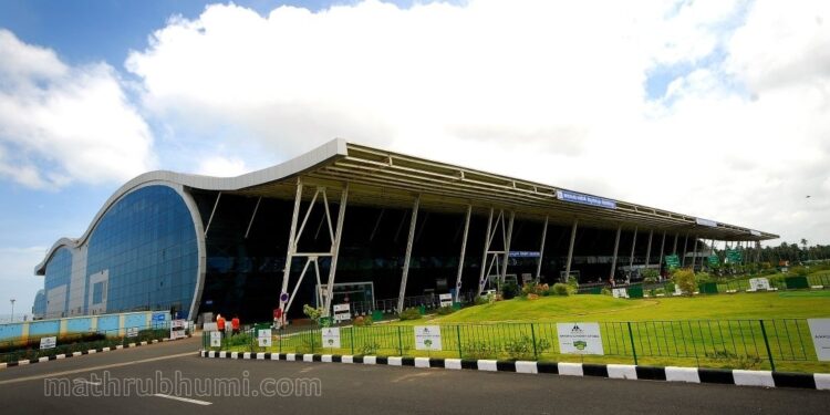 വിമാനത്താവളം-വഴി-8-കോടിയുടെ-മദ്യക്കടത്ത്:-പ്രതിയായ-കസ്റ്റംസ്-സൂപ്രണ്ടിനെതിരെ-നടപടിയില്ല