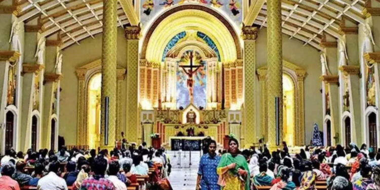 ആലഞ്ചേരിയെ-തള്ളി-എറണാകുളം-അങ്കമാലി-അതിരൂപത;-ജനാഭിമുഖ-കുർബാന-തന്നെ-തുടരും