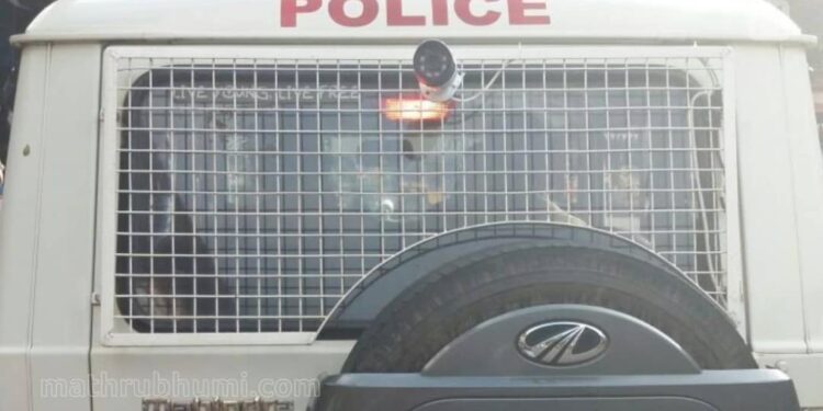 അന്വേഷണത്തിനെത്തിയ-പോലീസ്-സംഘത്തിന്-നേരേ-ആക്രമണം;-രണ്ട്-പോലീസുകാര്‍ക്ക്-പരിക്ക്