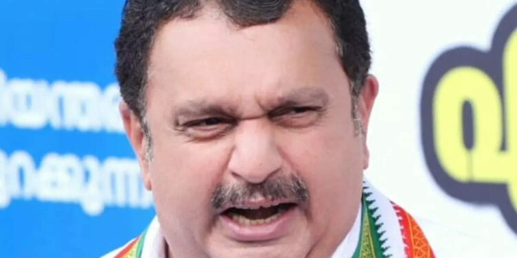 തരൂർ-പാർട്ടിക്കൊപ്പം-നിൽക്കണം;-അനുകൂല-നിലപാട്-സ്വീകരിച്ചത്-ദൗ‍ര്‍ഭാഗ്യകരം:-കെ-മുരളീധരൻ